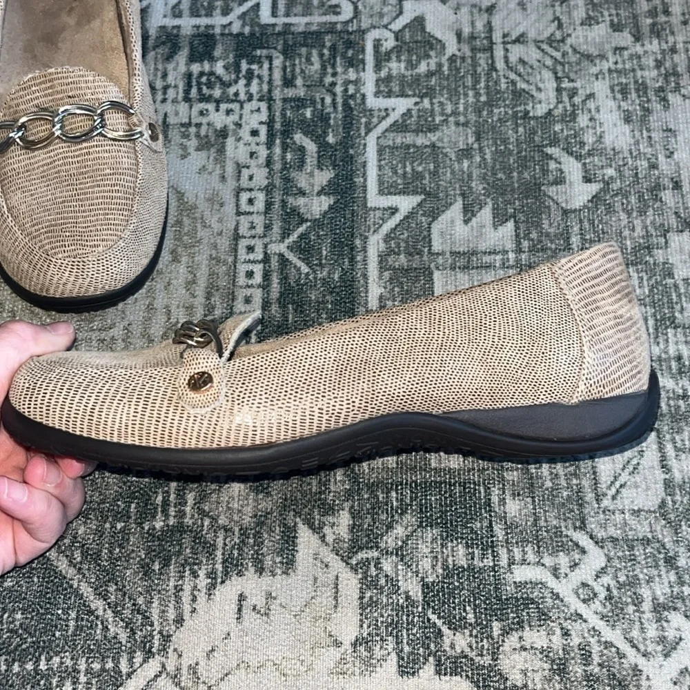 Vionic women’s Alda Orthaheel Metallic Saddle Lizard Slip On Loafers size 6